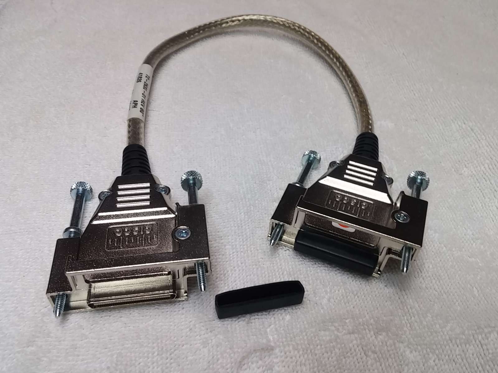 set of (2) New Cisco Systems 50cm Stacking cables Cisco Systems 50cm Stacking Cable 72-2632-01 servers interconnect connections stack cables stacking cables